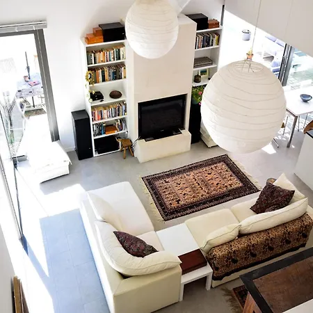 Дом отдыха In With Private Pool *