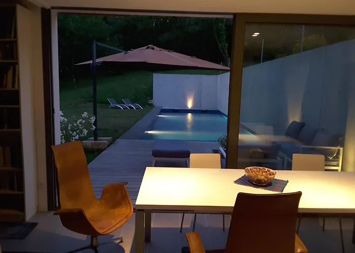 Дом отдыха In With Private Pool