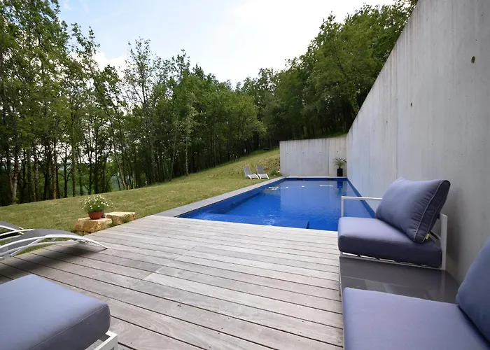 In With Private Pool Boissieres (Lot)